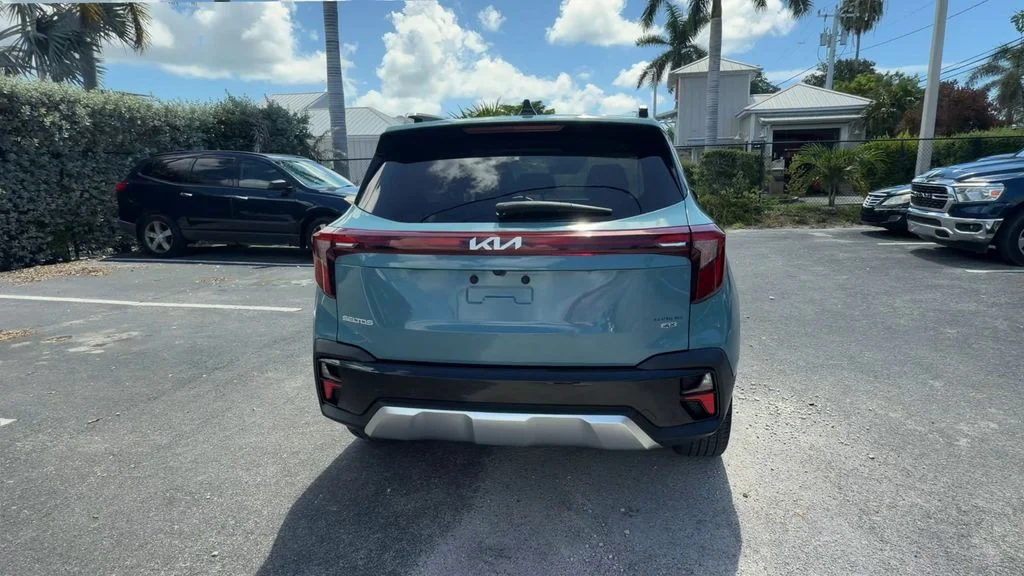 Used 2024 Blue Kia SX image 7