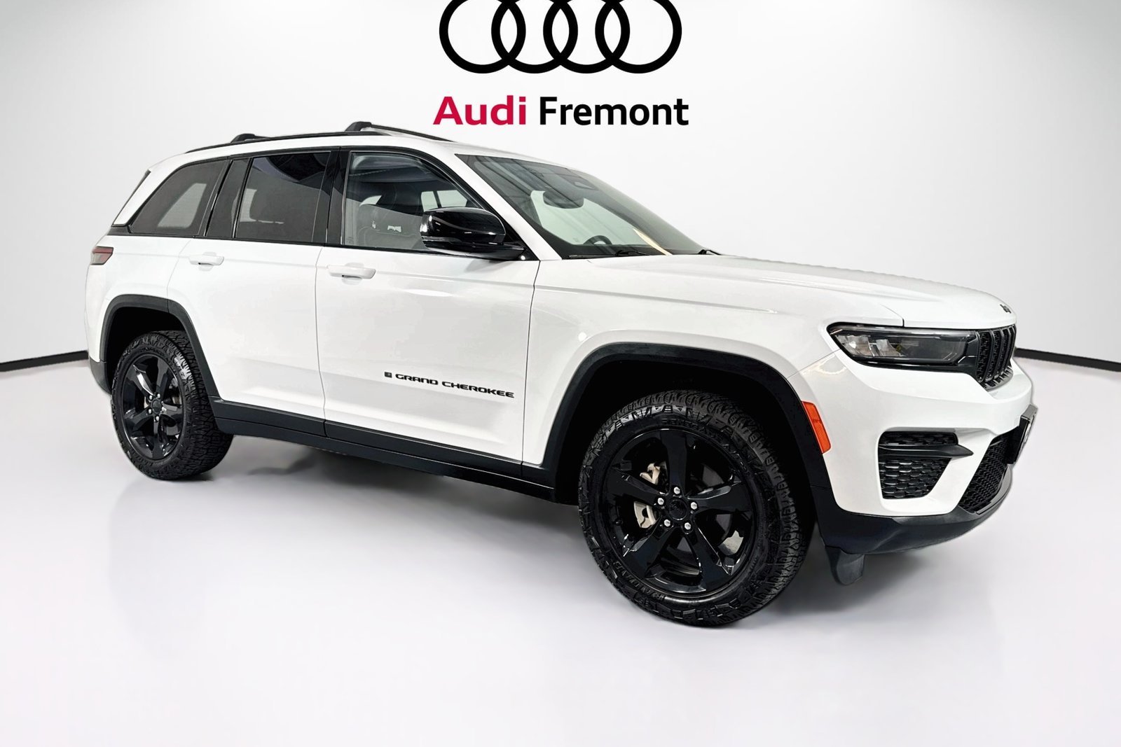 Used 2023 Bright White Clearcoat Jeep Altitude image 7