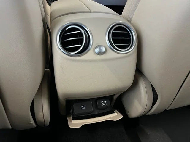 Used 2016 White Mercedes-Benz GLC 300 image 32
