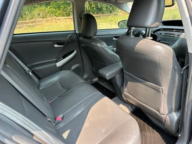 Used 2010 Winter Gray Metallic Toyota I image 21
