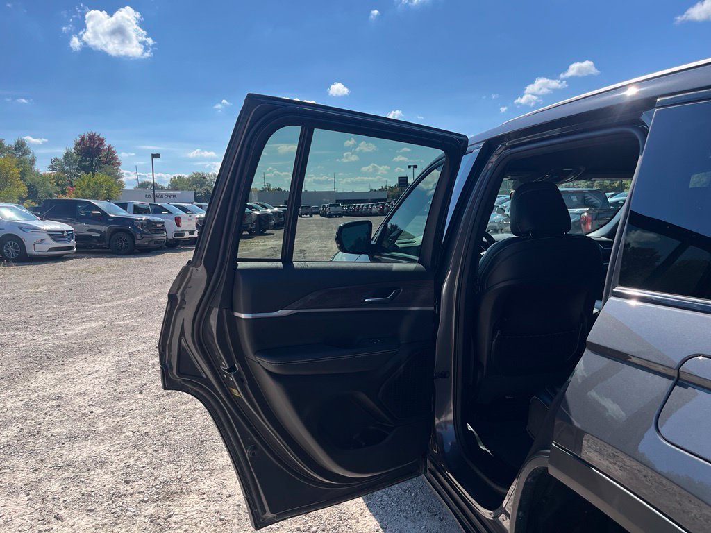 Used 2024 Gray Metallic Jeep Limited image 31