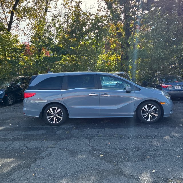 Used 2024 Obsidian Blue Pearl Honda Touring image 5