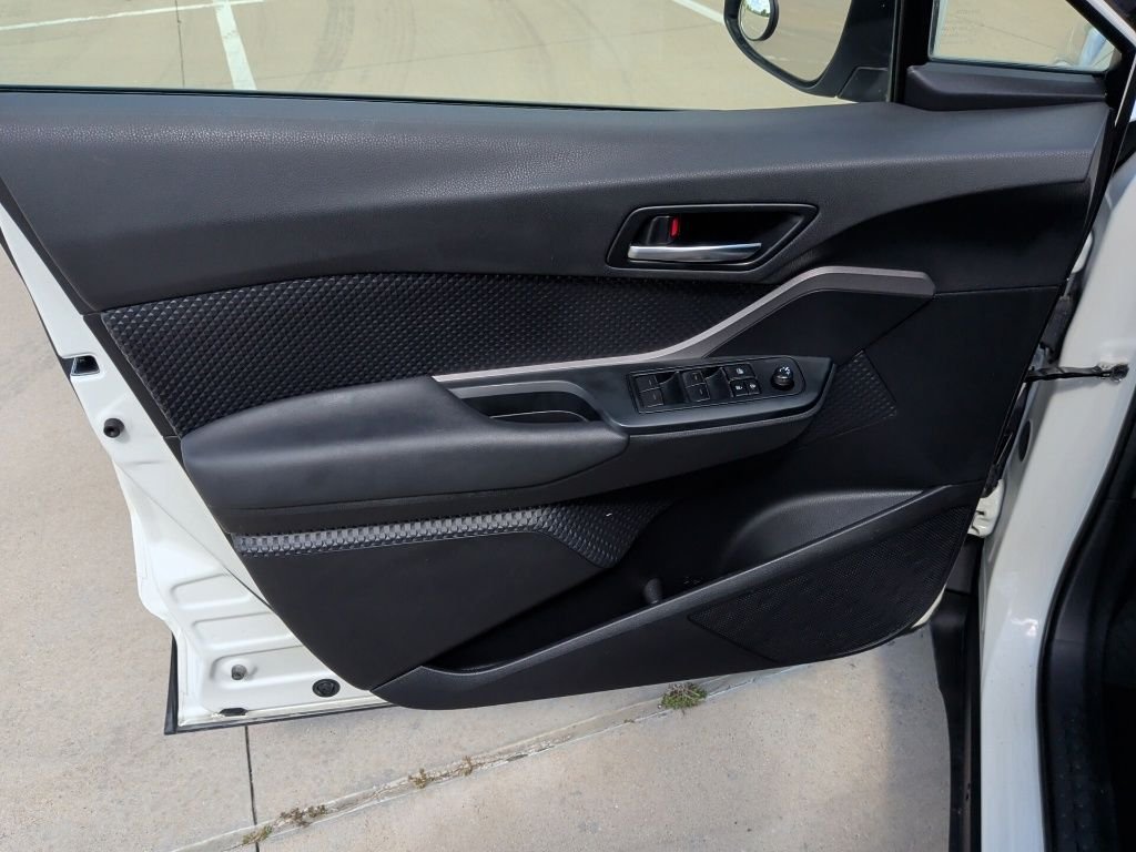 Used 2020 White Toyota LE image 10