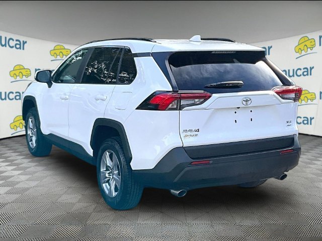 Used 2025 White Toyota XLE image 2