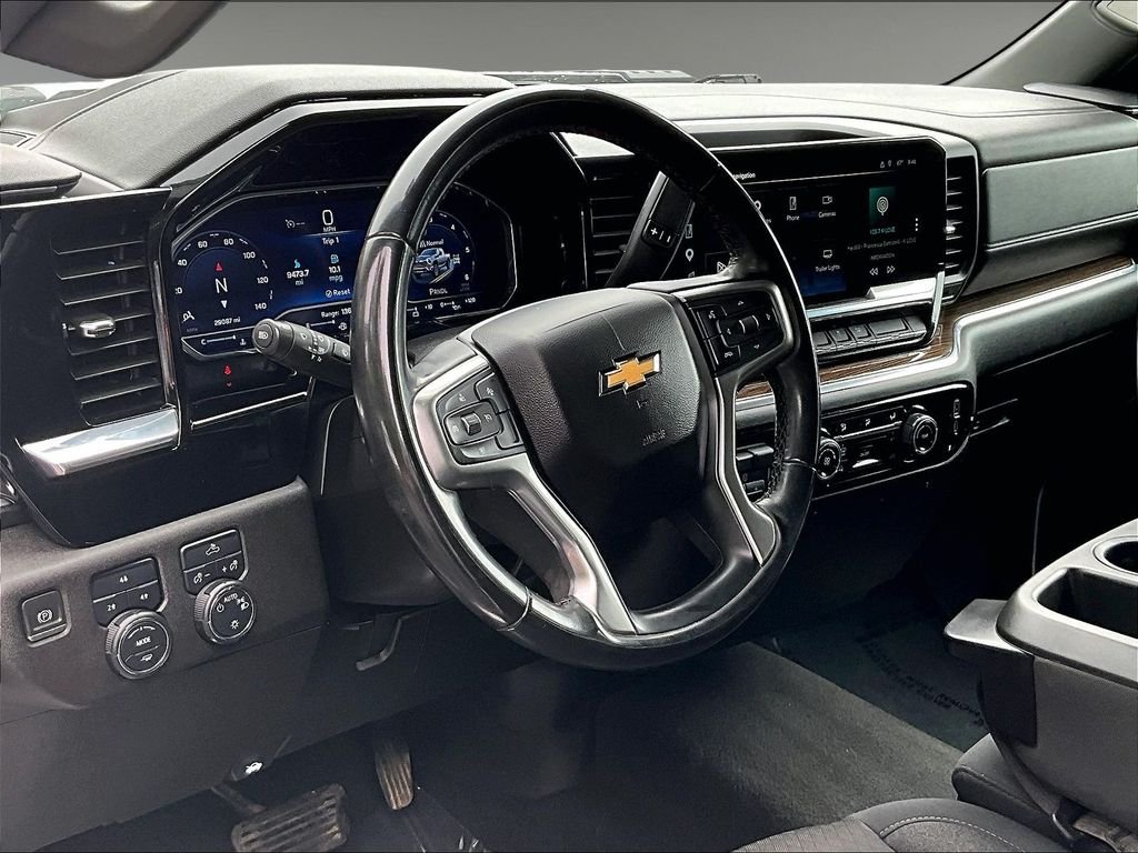 Used 2024 Summit White Chevrolet LT image 8