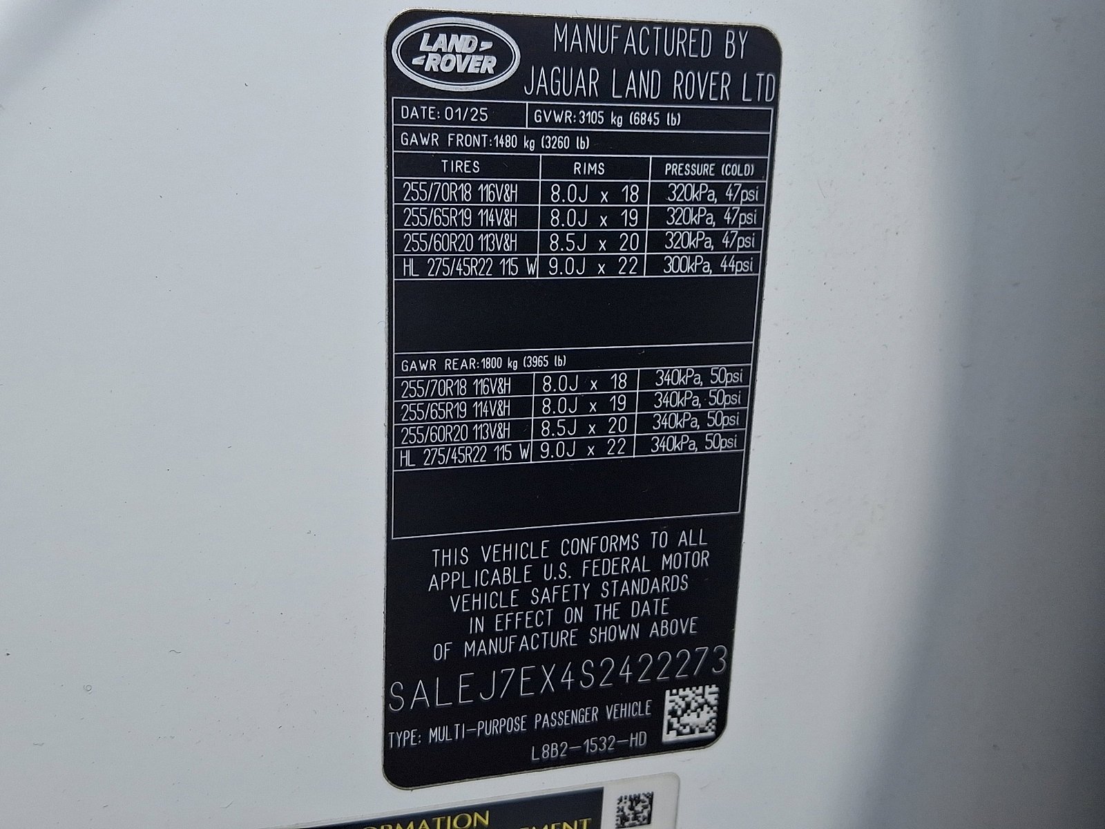 Used 2025 Fuji White   1Aa Land Rover S image 40