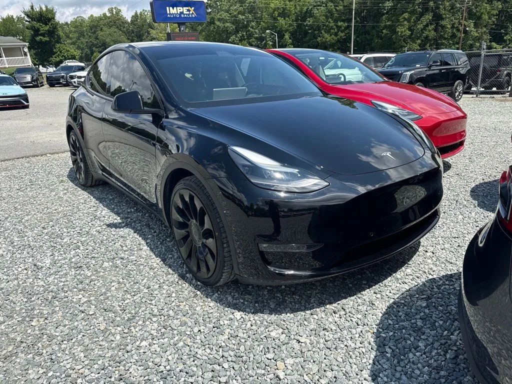 Used 2022 Black Tesla Performance image 2