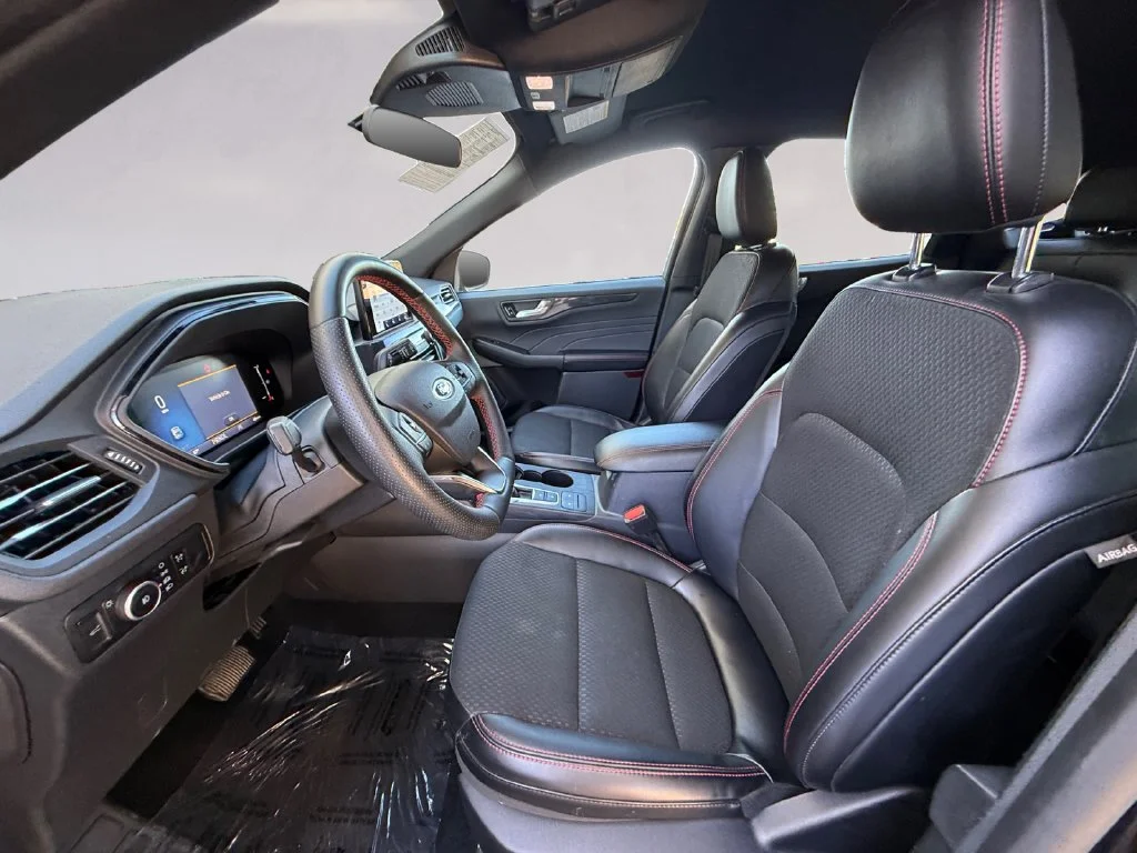 2025 Ford Escape ST-Line Select - Photo 10