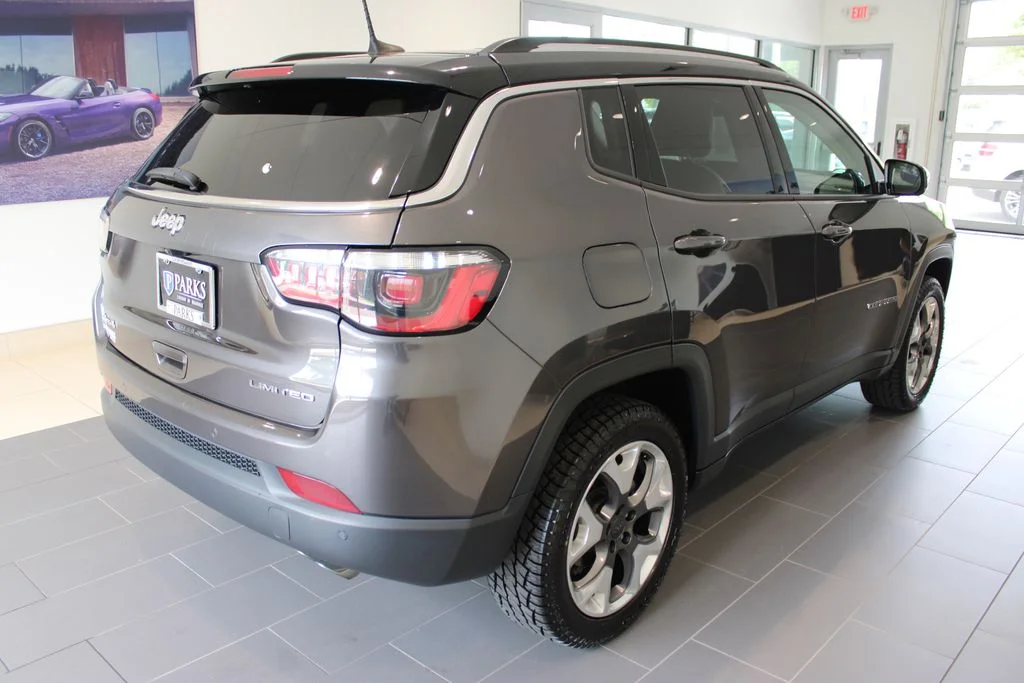 Used 2022 Gray Jeep Limited image 21