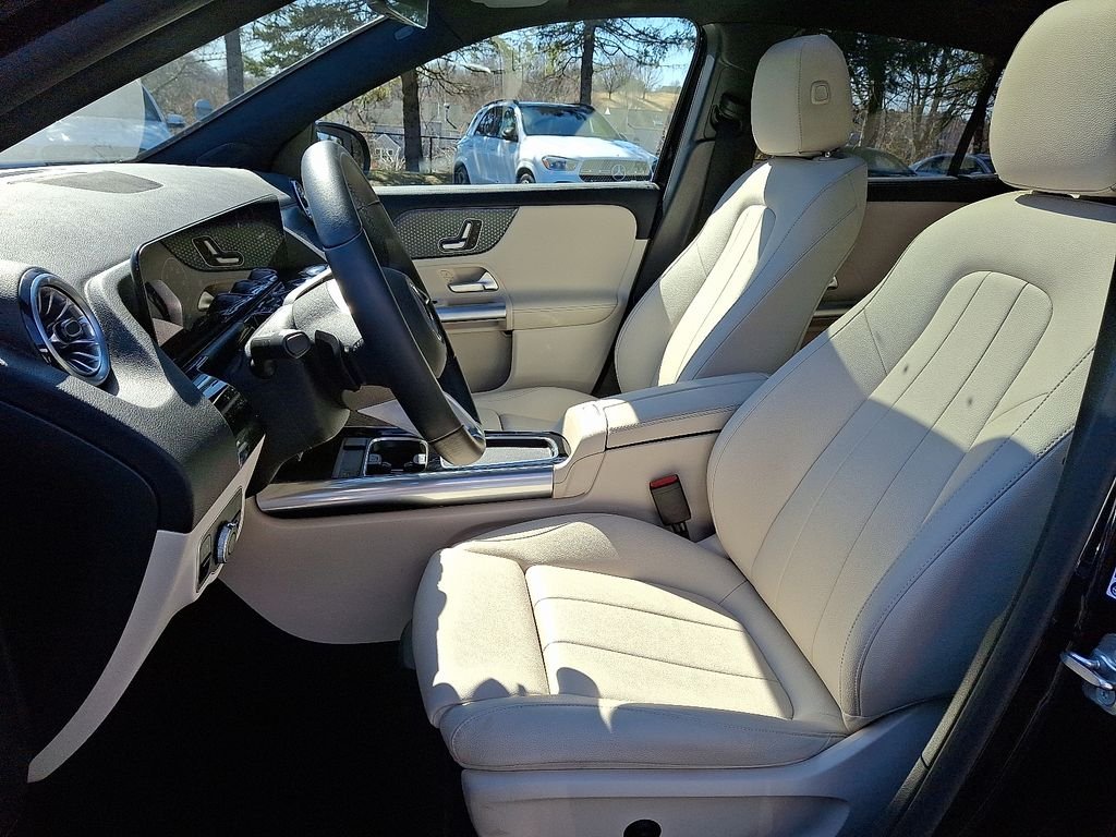 2025 Mercedes-Benz GLA GLA250 - Photo 13