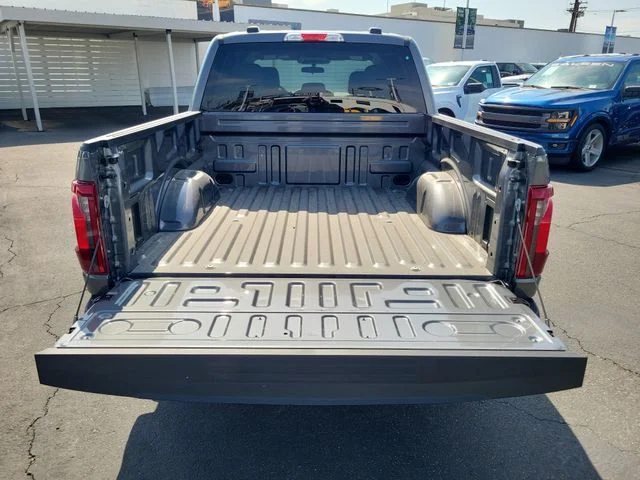 New 2026 Carbonized Gray Metallic Ford XLT image 7