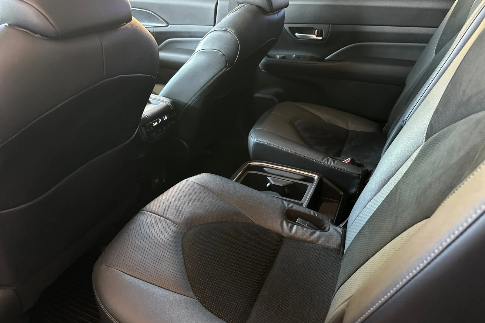 Used 2025 Red Toyota MAX Platinum image 11