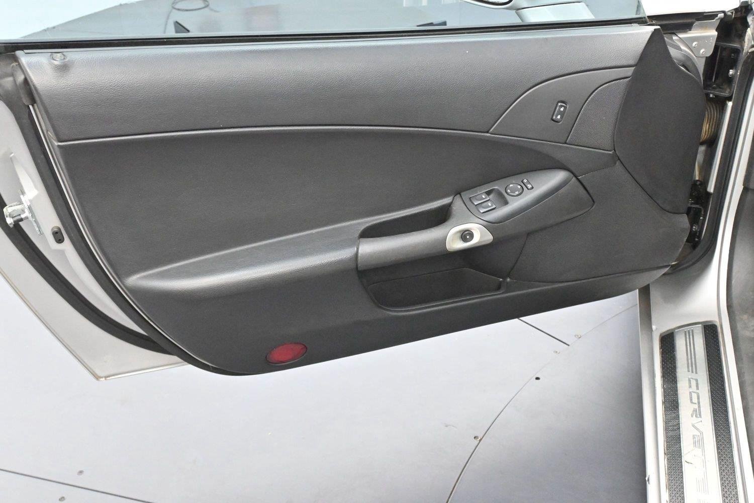 Used 2008 Machine Silver Metallic Chevrolet Base image 10