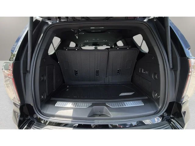 Used 2024 Black Chevrolet Z71 image 31