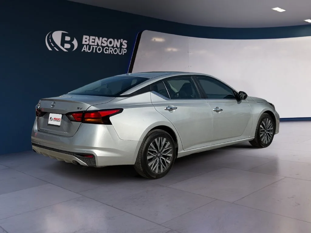 Used 2024 Silver Nissan 2.5 SV image 5