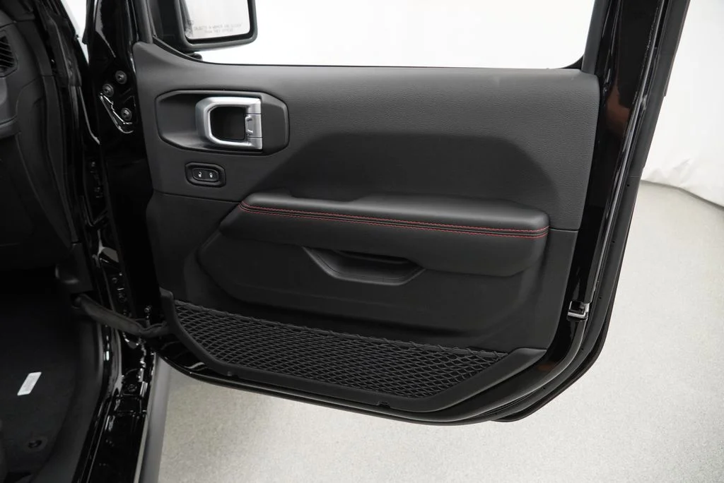 New 2026 Black Clear-Coat Exterior Paint Jeep Rubicon image 33