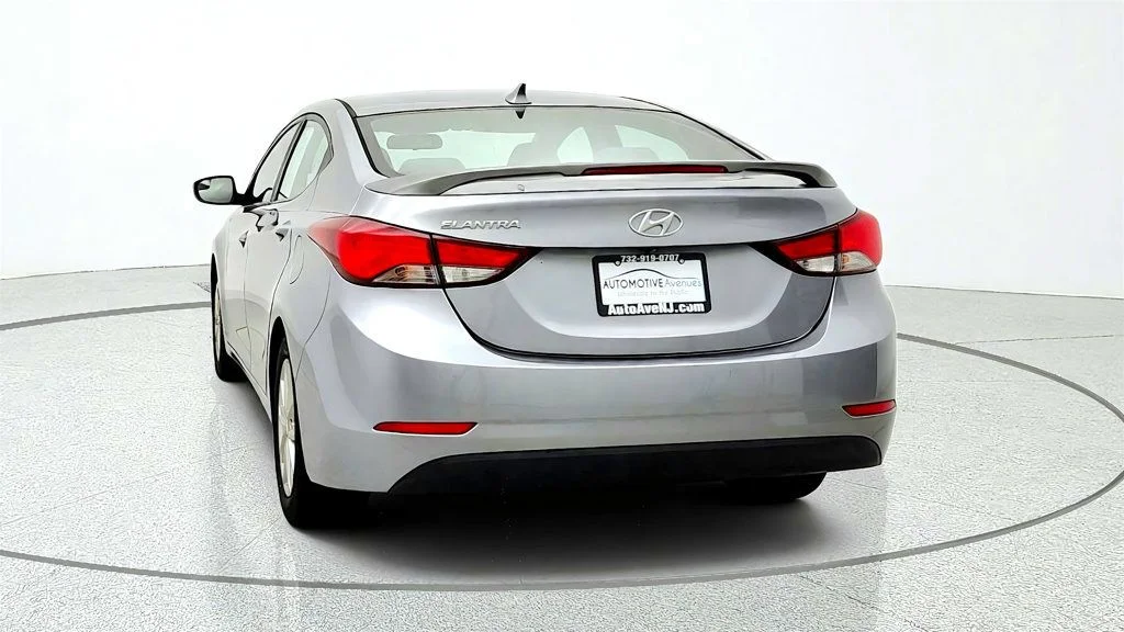 Used 2015 Titanium Gray Metallic Hyundai 4dr Sedan Automatic SE w/ Popular Equipment Pkg image 6