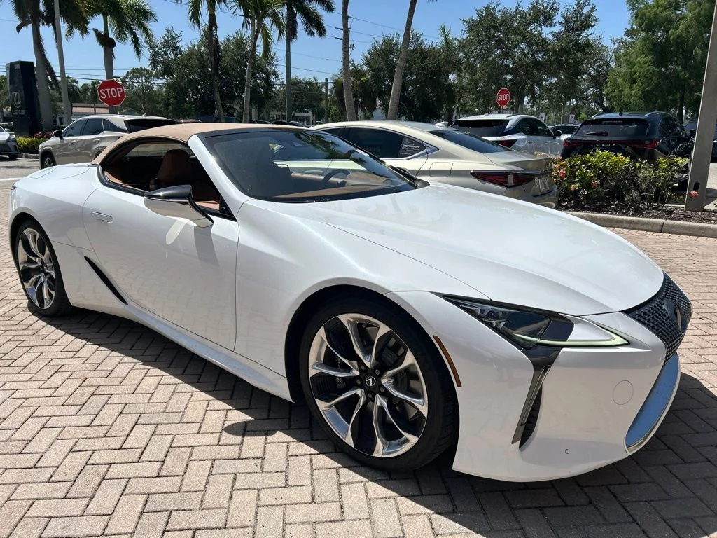 Used 2021 White Lexus 500 image 13