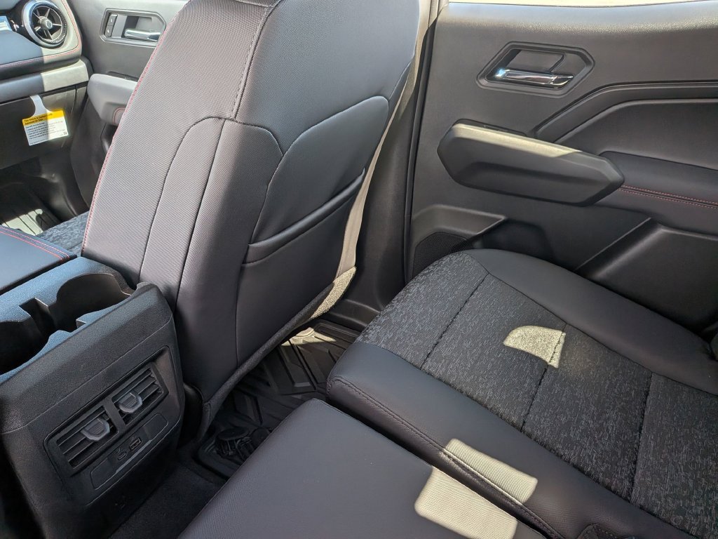 2025 Chevrolet Colorado Z71 - Photo 34
