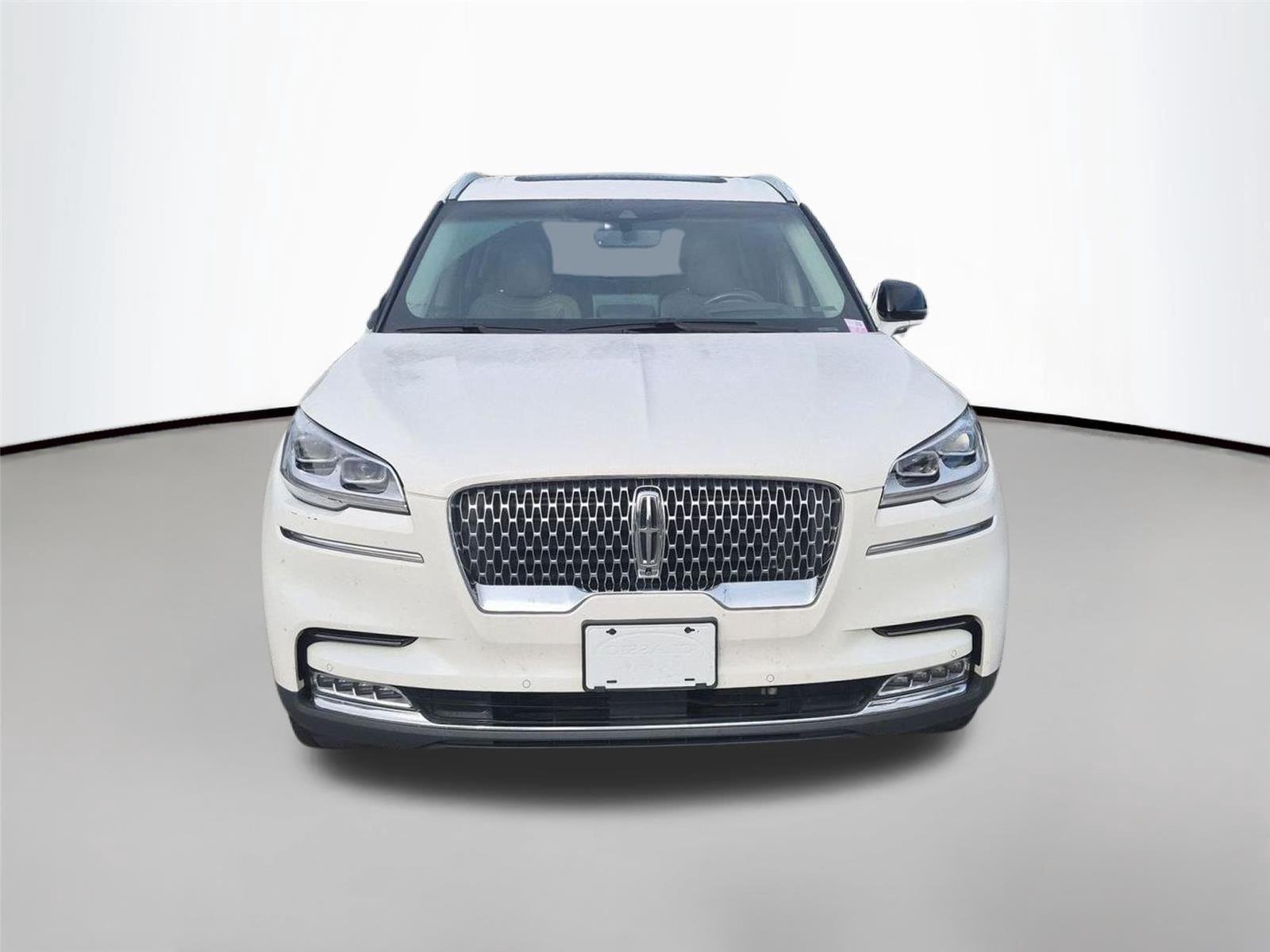 Used 2021 Pristine White Lincoln Reserve image 8
