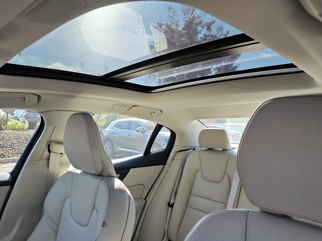 Used 2024 Gray Volvo Ultimate image 20