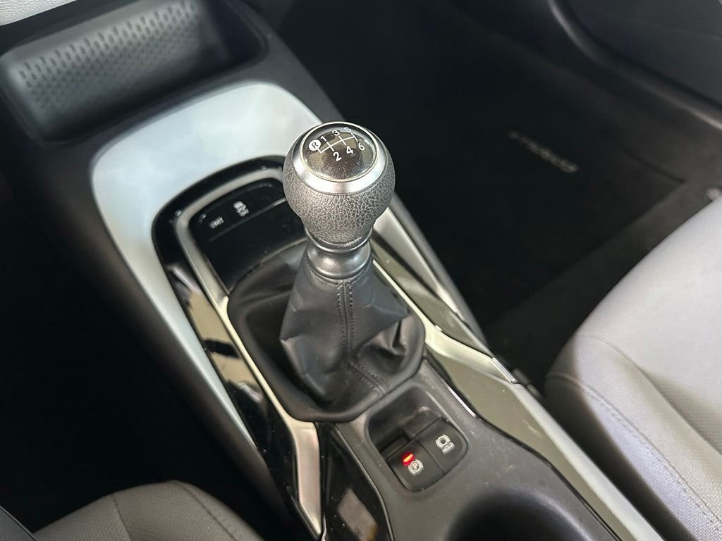 Used 2022 White Toyota SE image 16