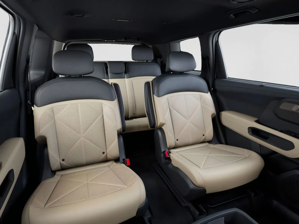 New 2027 White Kia EX image 16