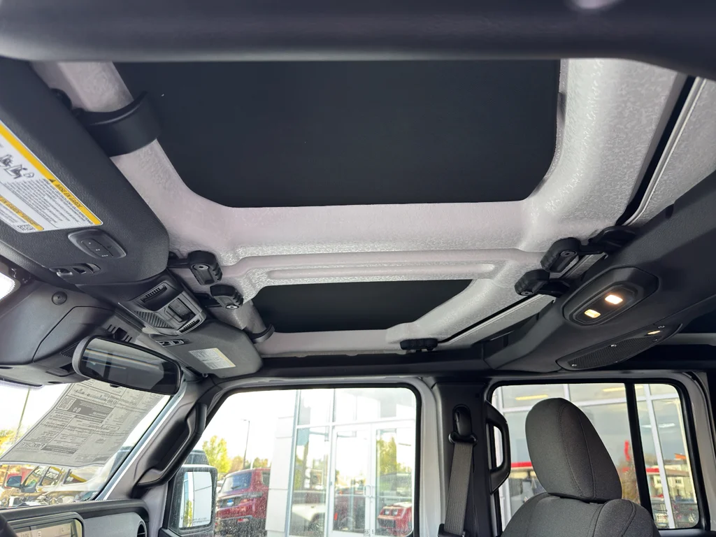New 2026 Bright White Clear-Coat Exterior Paint Jeep Sport S image 29