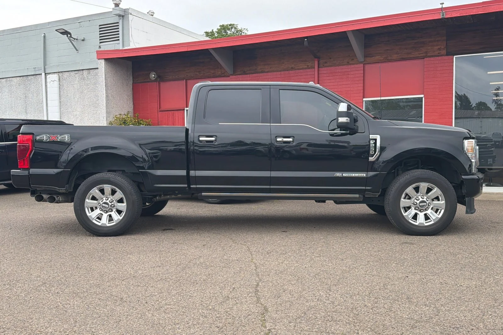 Used 2022  Ford  image 3