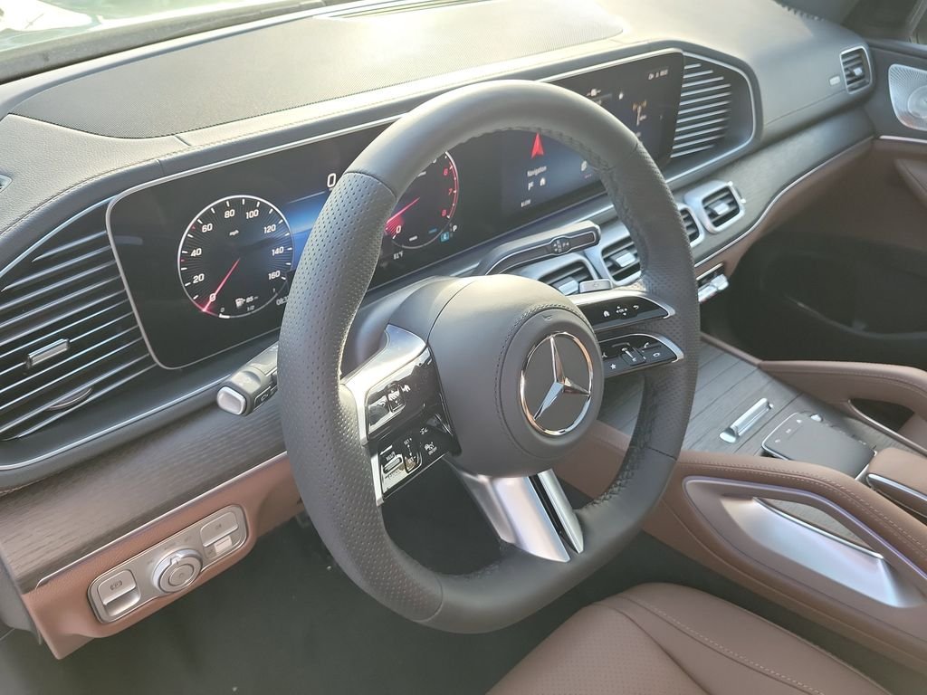 New 2026 MANUFAKTUR Ireland Mid Green Metallic Mercedes-Benz GLS 450 image 26