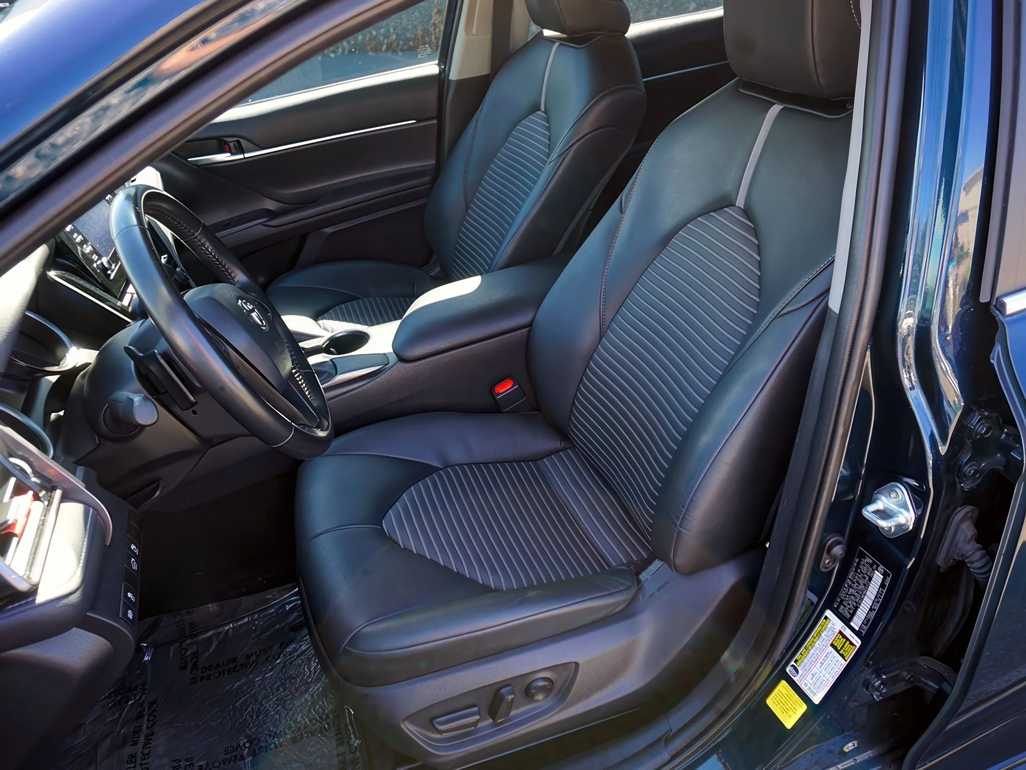 2021 Toyota Camry SE - Photo 13