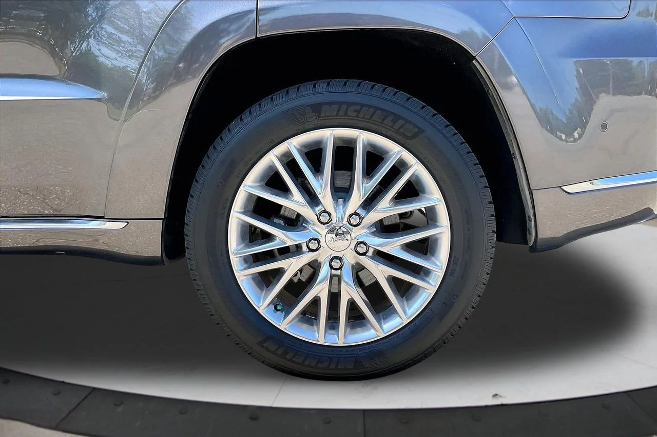 Certified Used 2017 Gray Jeep Summit image 37