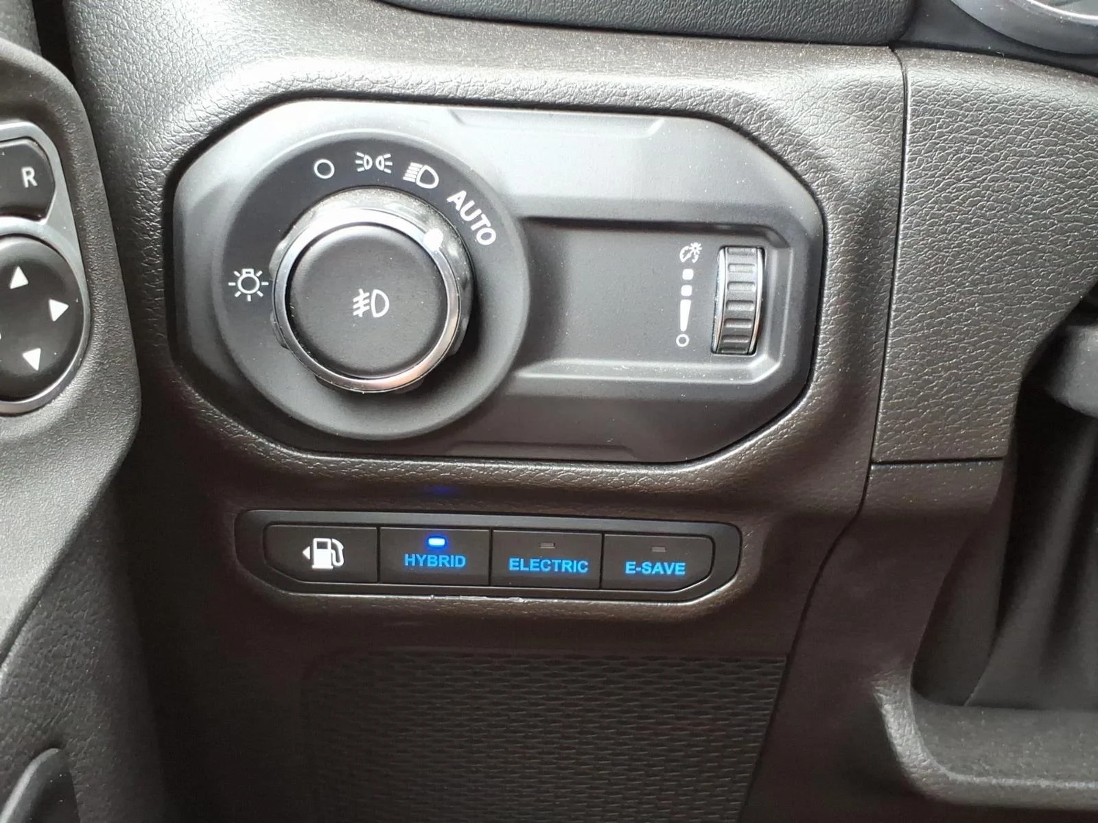 Used 2023 Black Clearcoat Jeep Sahara image 18