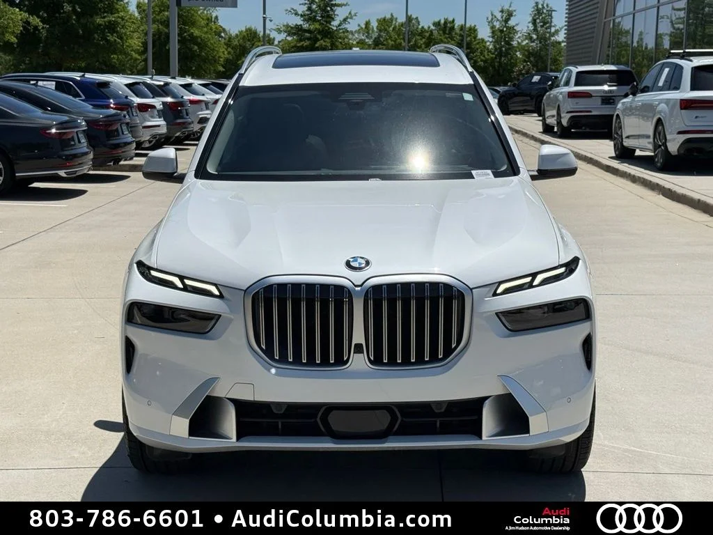 Used 2023 White BMW xDrive40i image 8