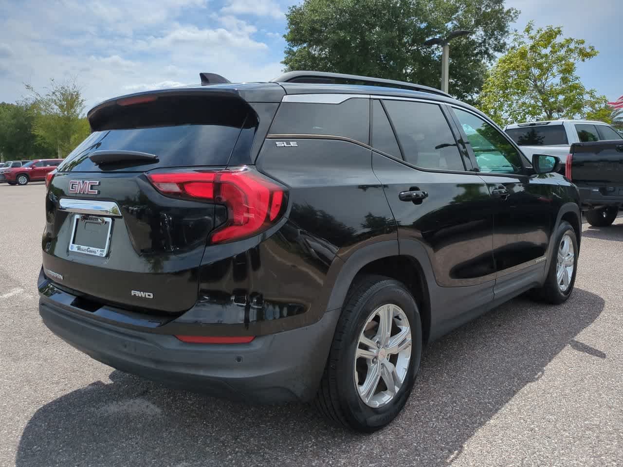 Used 2019 Ebony Twilight Metallic GMC SLE image 6