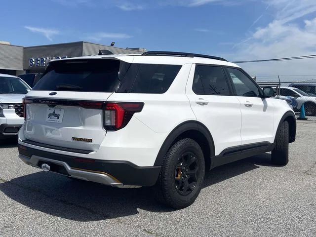 New 2026 White Ford Tremor image 3
