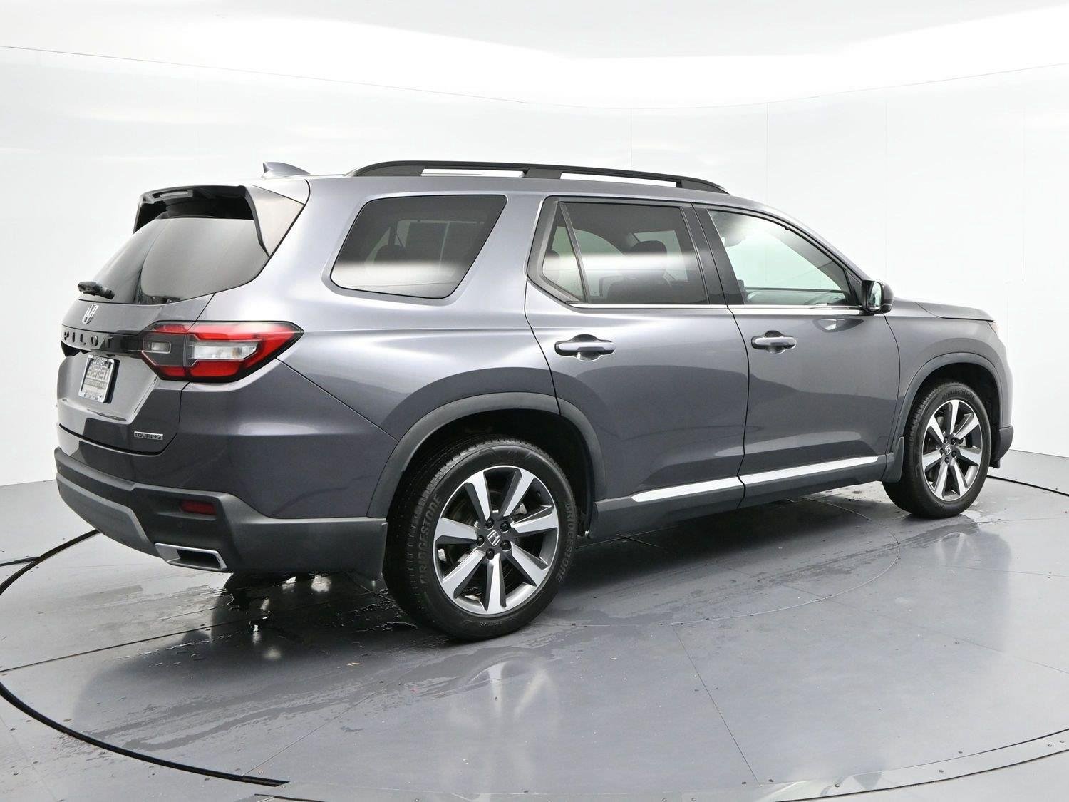 Used 2024 Gray Honda Touring image 7