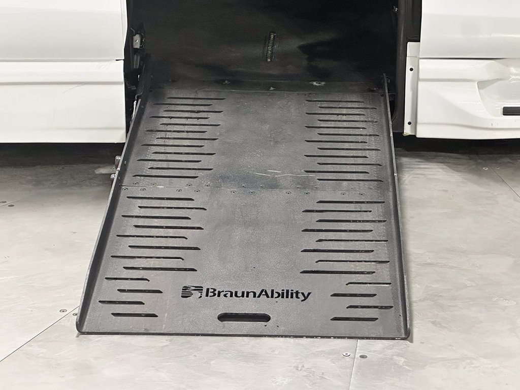 Used 2022 White Chrysler Wheelchair Accessible-Touring L image 29