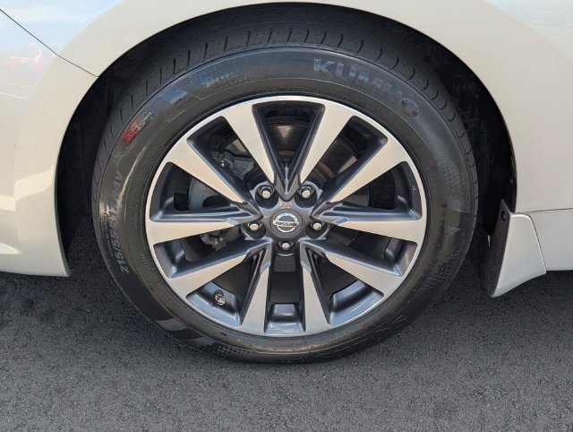 Used 2017 Silver Nissan 2.5 SV image 8