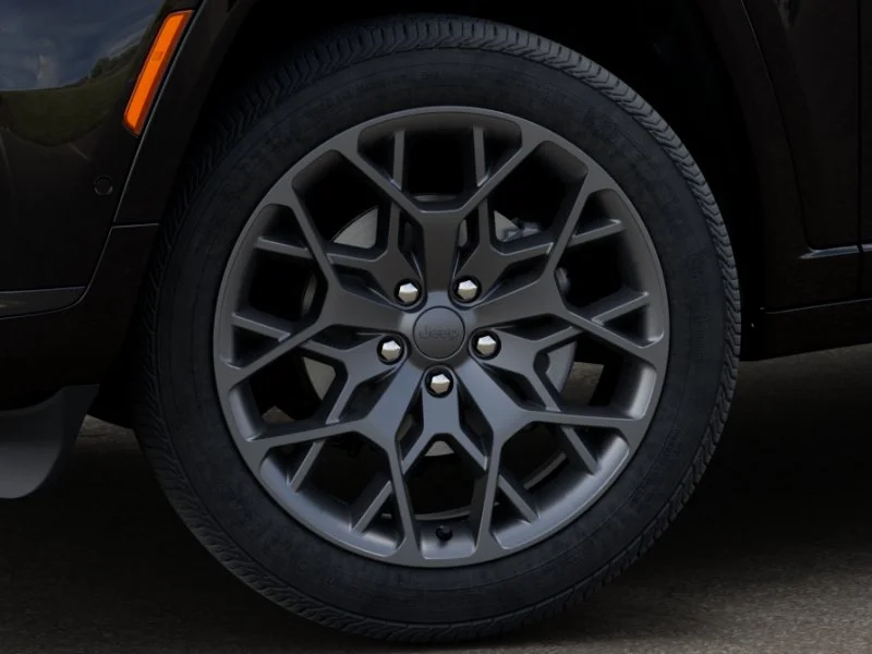 New 2025 Diamond Black Crystal Pearl-Coat Exterior Paint Jeep Summit image 42