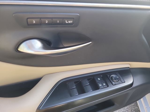 Used 2019 Silver Lexus 350 image 15