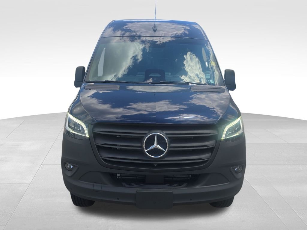 New 2026 Cavansite Blue Metallic Mercedes-Benz Cargo 170 WB image 8