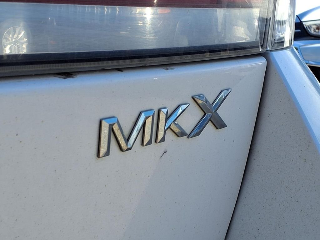 Used 2009 White Lincoln Base image 7