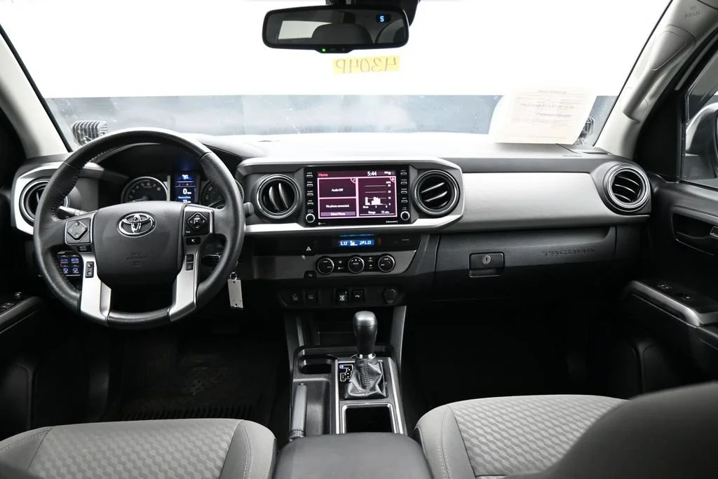 Used 2022 White Toyota SR5 image 15