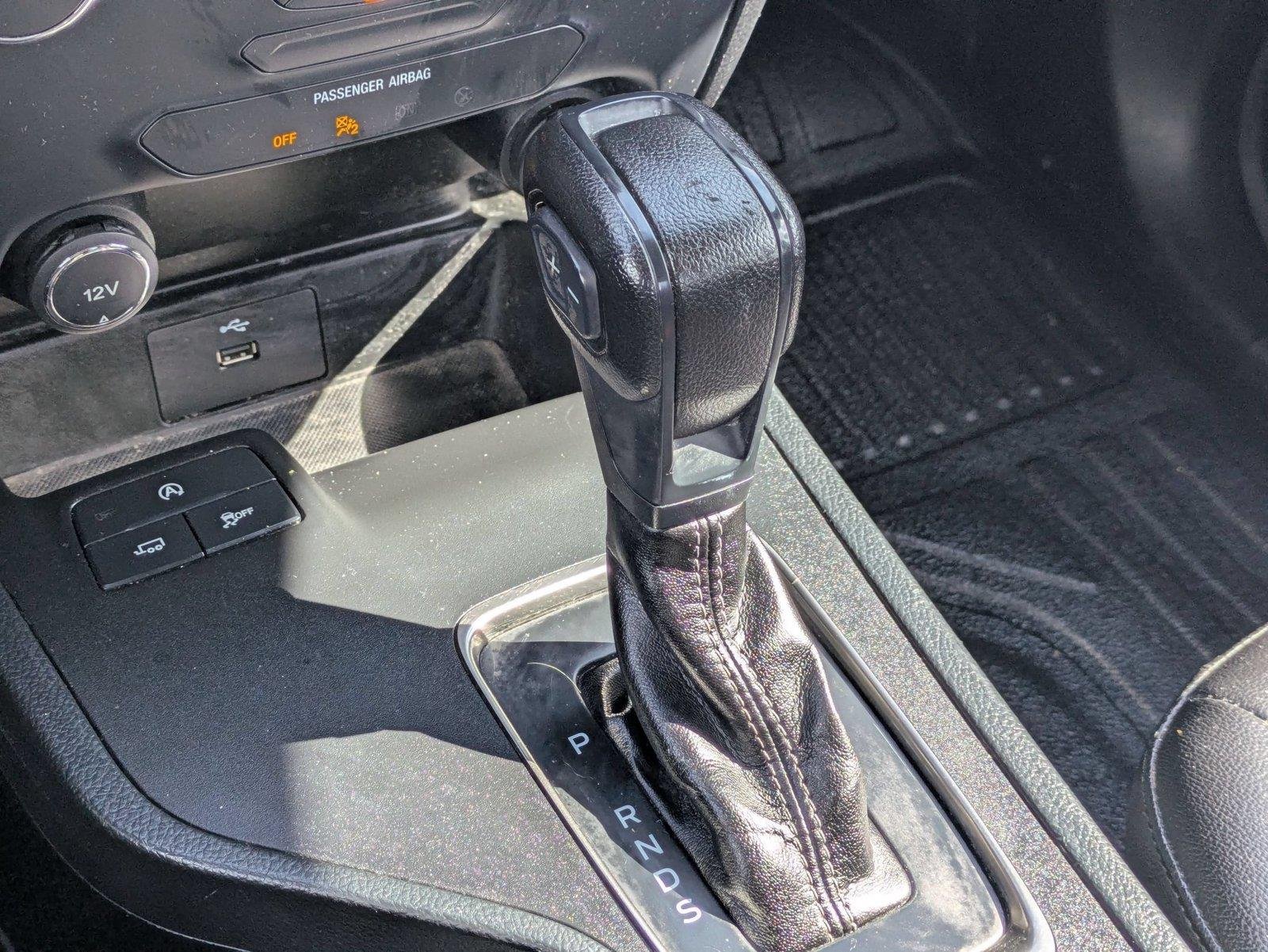 Used 2019  Ford XL image 19