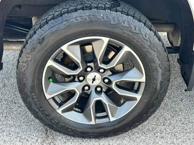Used 2024 Summit White Chevrolet RST image 34