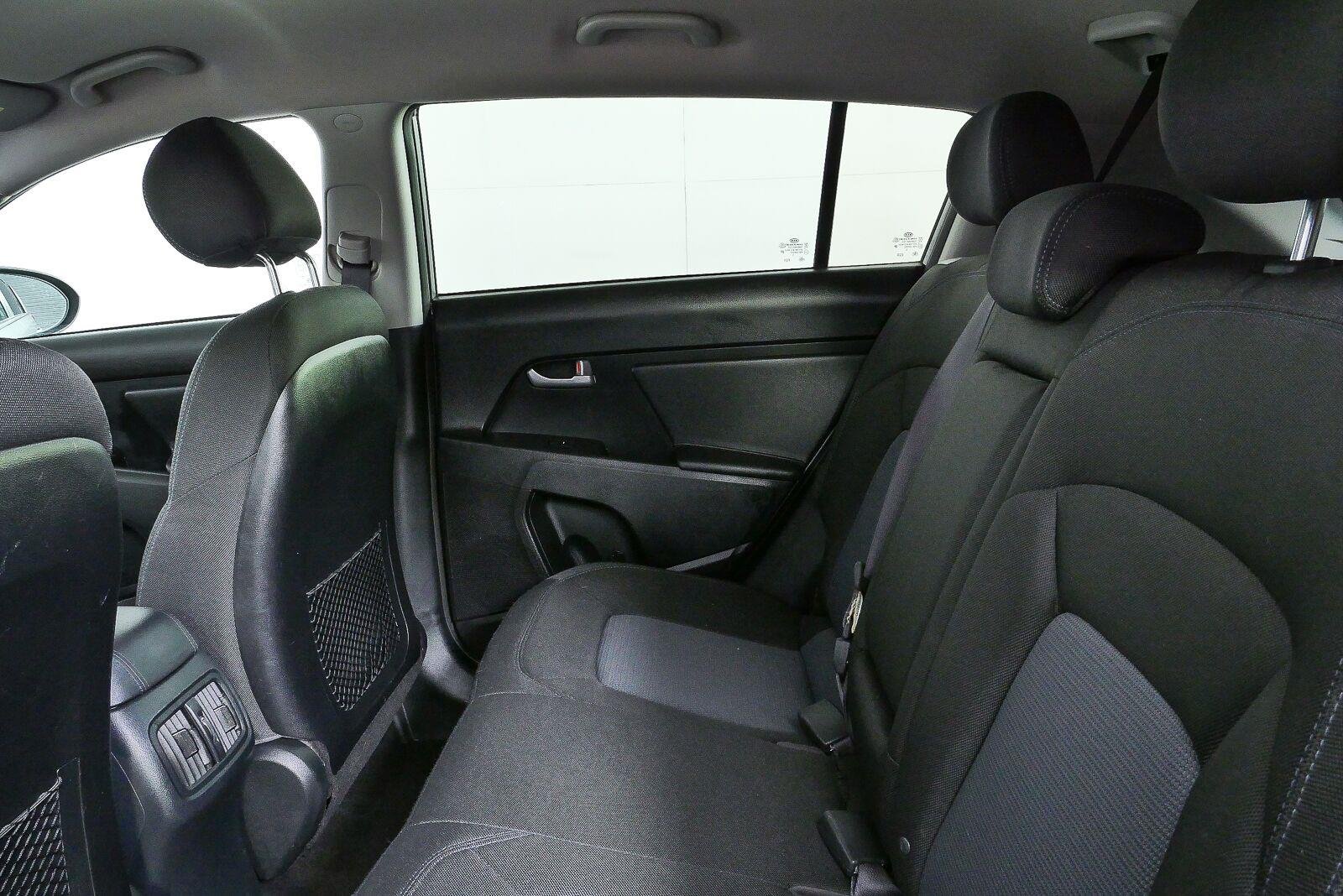 Used 2016 Mineral Silver Kia LX image 24