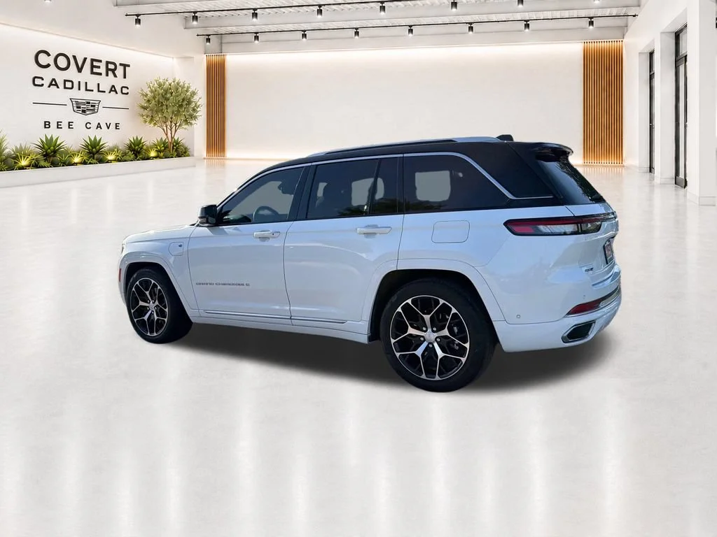 Used 2023 Bright White Clea Jeep Summit Reserve image 7