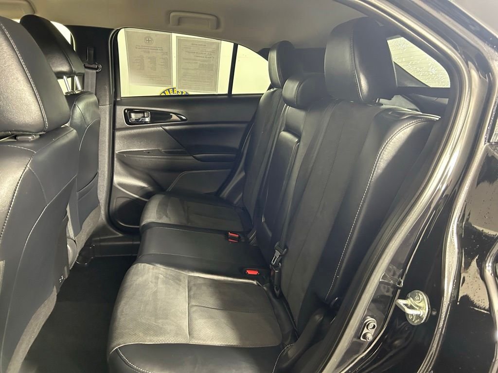 Used 2024 Silver Mitsubishi SE image 15