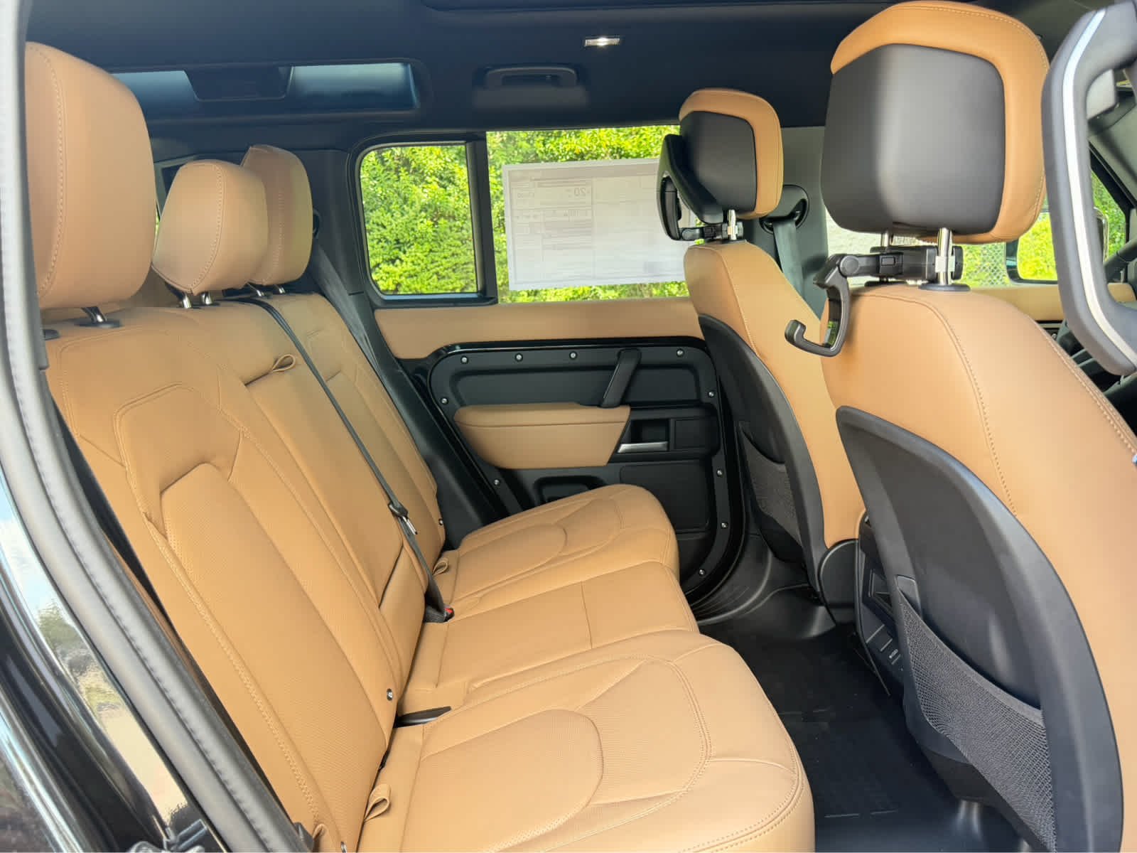 New 2026 Santorini Black Land Rover X-Dynamic SE image 13